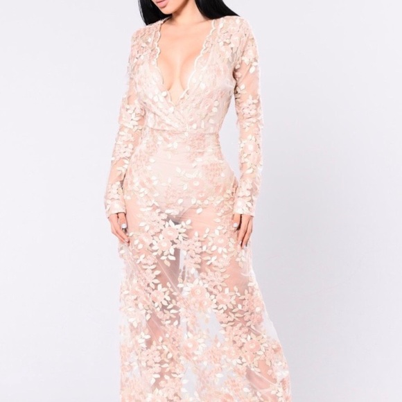 Fashion Nova Dresses & Skirts - FASHION NOVA FLOWER GODDESS DRESS